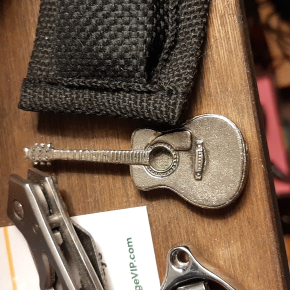 Discounted merch. - Picture 7 of 13